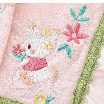 ベビードレス 新生児~90cm 絵本のような胸元刺繍が愛らしい、お宮参り用ベビードレス お披露目フォト