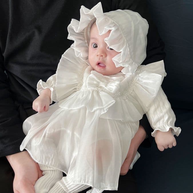 ベビードレス 新生児~90cm ふんわり豪華な袖が映える、特別な退院用ベビードレス 退院用 ベビードレス