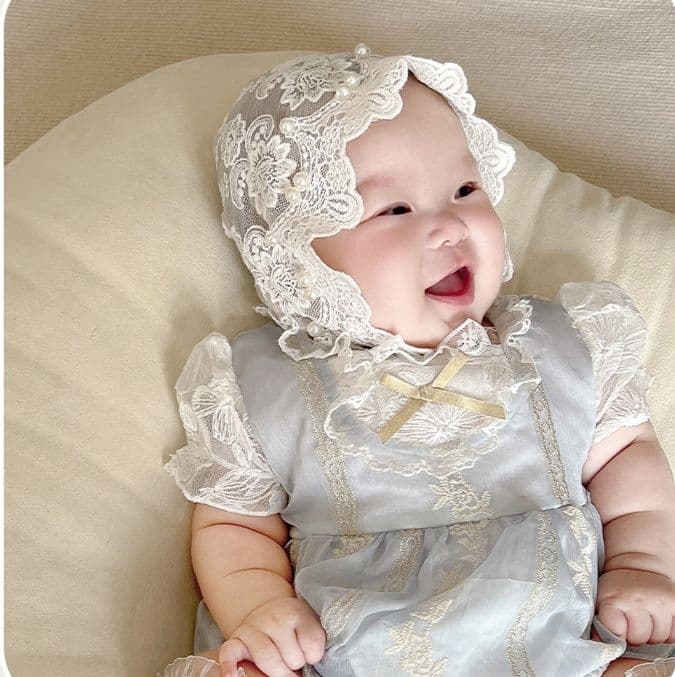 ベビードレス ﾍﾞﾋﾞｰﾄﾞﾚｽ ｸﾗｼｶﾙﾚｰｽのお宮参り用ﾎﾞﾝﾈｯﾄ帽子 ﾍﾞﾋﾞｰﾄﾞﾚｽ お宮参り クラシカルレースのお宮参り用ボンネット帽子 ベビードレス お宮参り