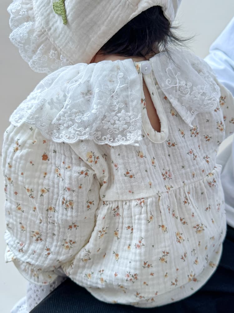 ベビードレス 66~100cm ふんわり優しい着心地、ボンネット＆ソックス付きお宮参りベビードレス 記念フォト