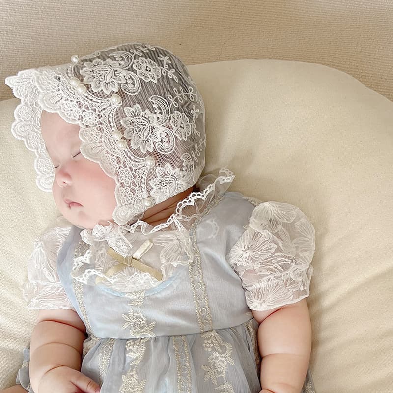 ベビードレス ﾍﾞﾋﾞｰﾄﾞﾚｽ ｸﾗｼｶﾙﾚｰｽのお宮参り用ﾎﾞﾝﾈｯﾄ帽子 ﾍﾞﾋﾞｰﾄﾞﾚｽ お宮参り クラシカルレースのお宮参り用ボンネット帽子 ベビードレス お宮参り