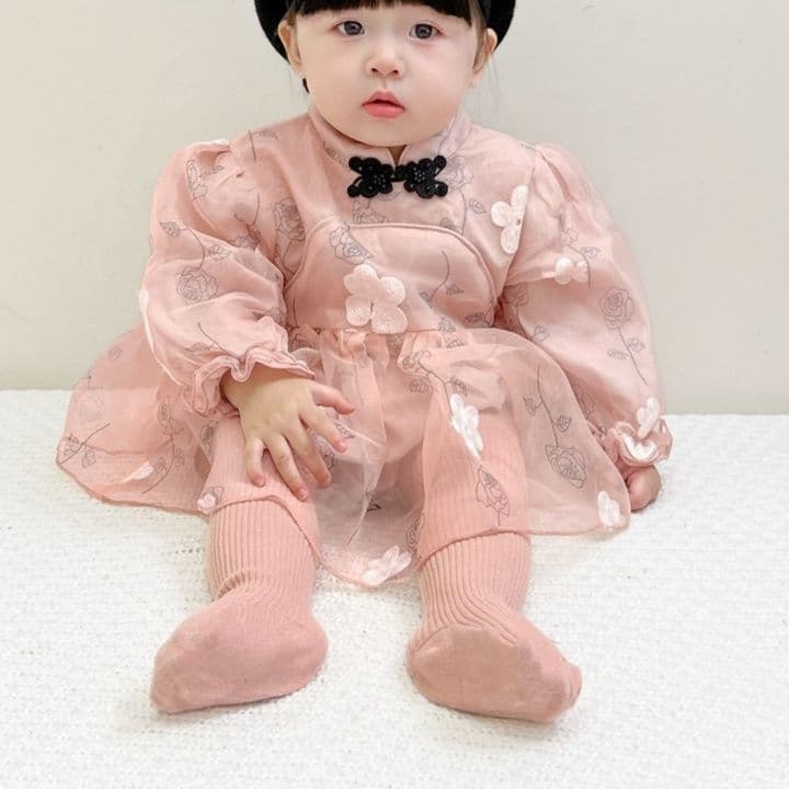 ベビードレス 66~90cm クラシカルな花装飾で上品に映える結婚式用ベビードレス 記念撮影
