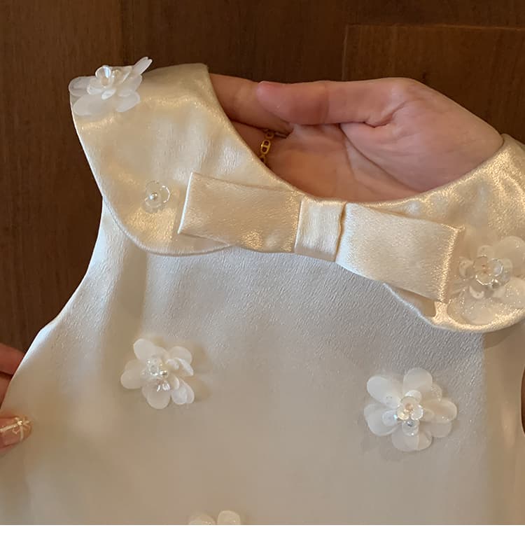 ベビードレス 80~100cm サテンの光沢が華やぐ、三段フリルの結婚式用ベビードレス 結婚式 お宮参り