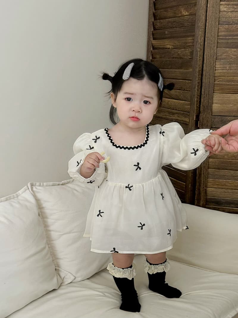 ベビードレス 66~90cm 黒リボンが映える結婚式ベビードレス 結婚式 バースデー お食い初め