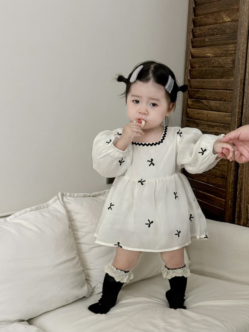 ベビードレス 66~90cm 黒リボンが映える結婚式ベビードレス 結婚式 バースデー お食い初め