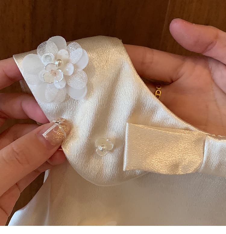 ベビードレス 80~100cm サテンの光沢が華やぐ、三段フリルの結婚式用ベビードレス 結婚式 お宮参り